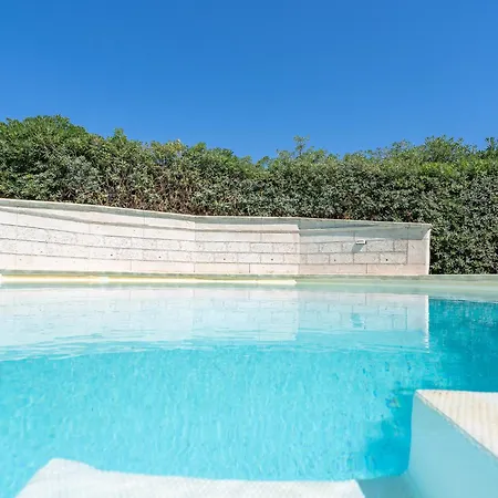 Piscina A Due Passi Dal Mare Сиракузы